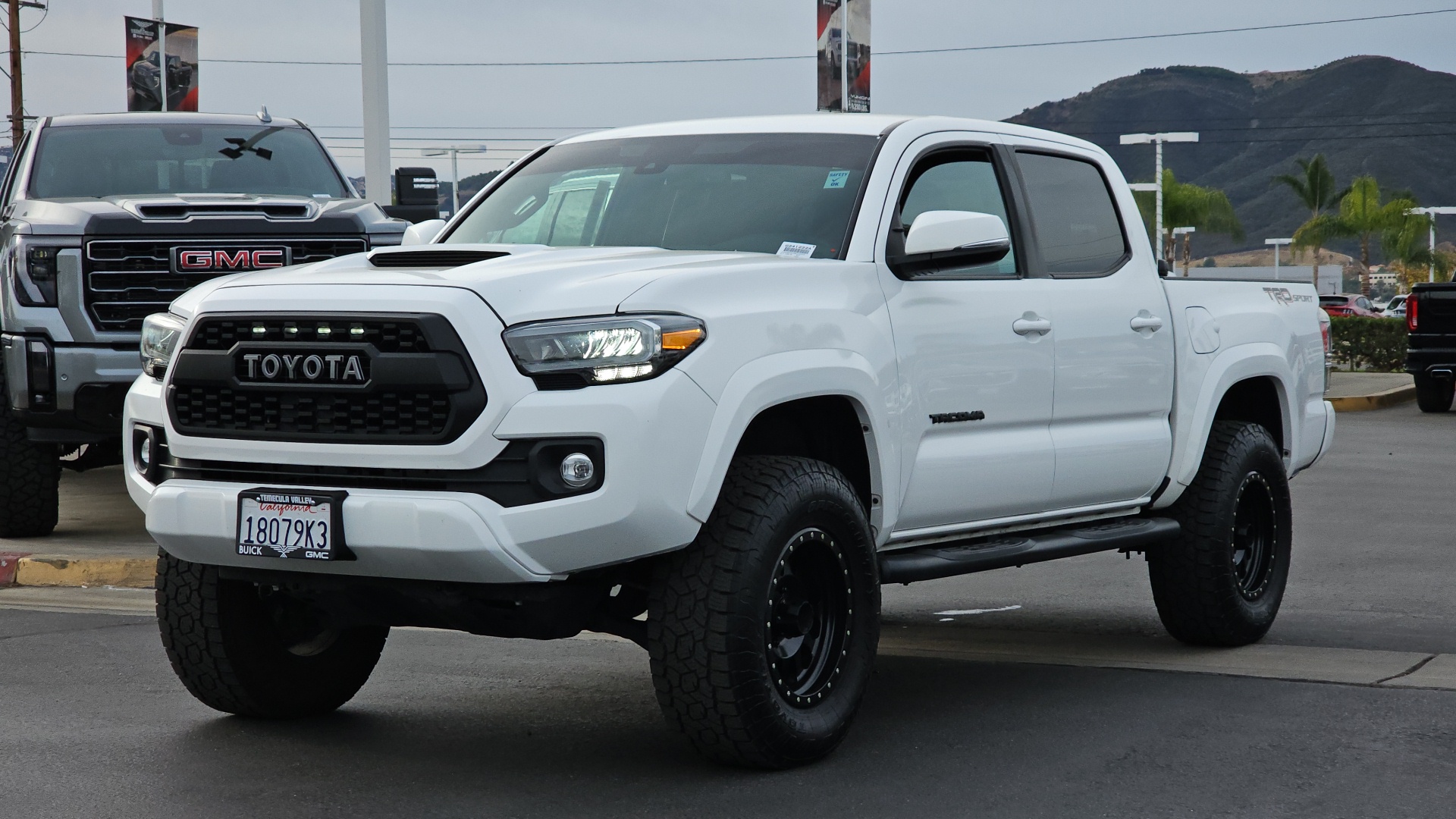 2022 Toyota Tacoma TRD Sport 1