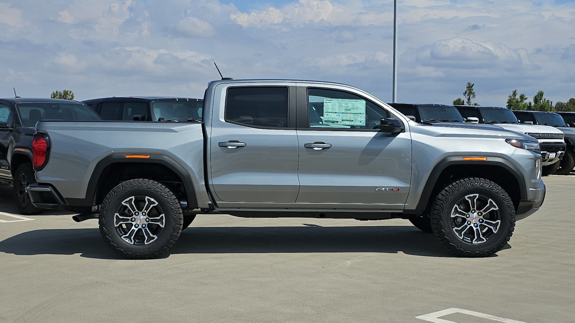 2024 GMC Canyon 4WD AT4 7