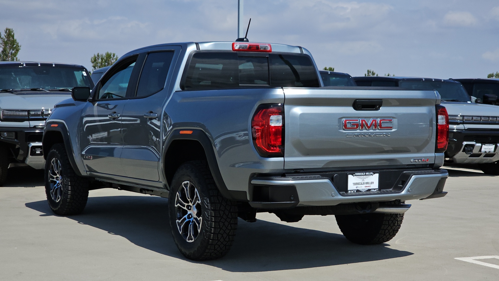 2024 GMC Canyon 4WD AT4 10