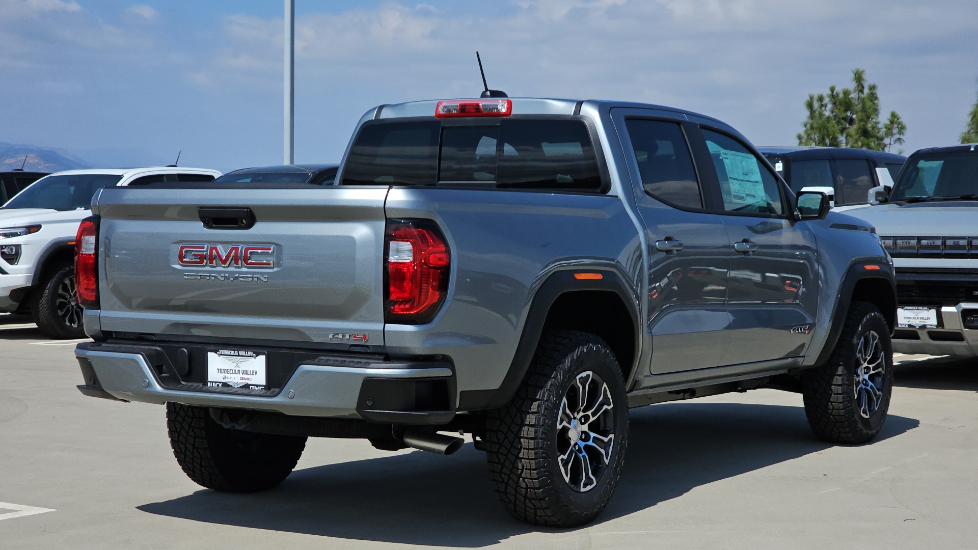 2024 GMC Canyon 4WD AT4 12