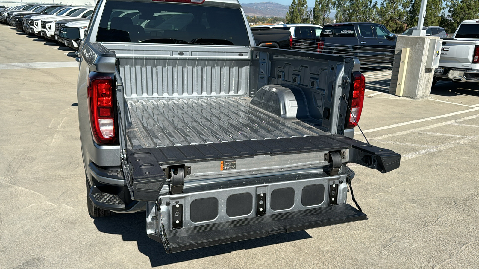 2024 GMC Sierra 1500 2WD Crew Cab Short Box Elevation 12