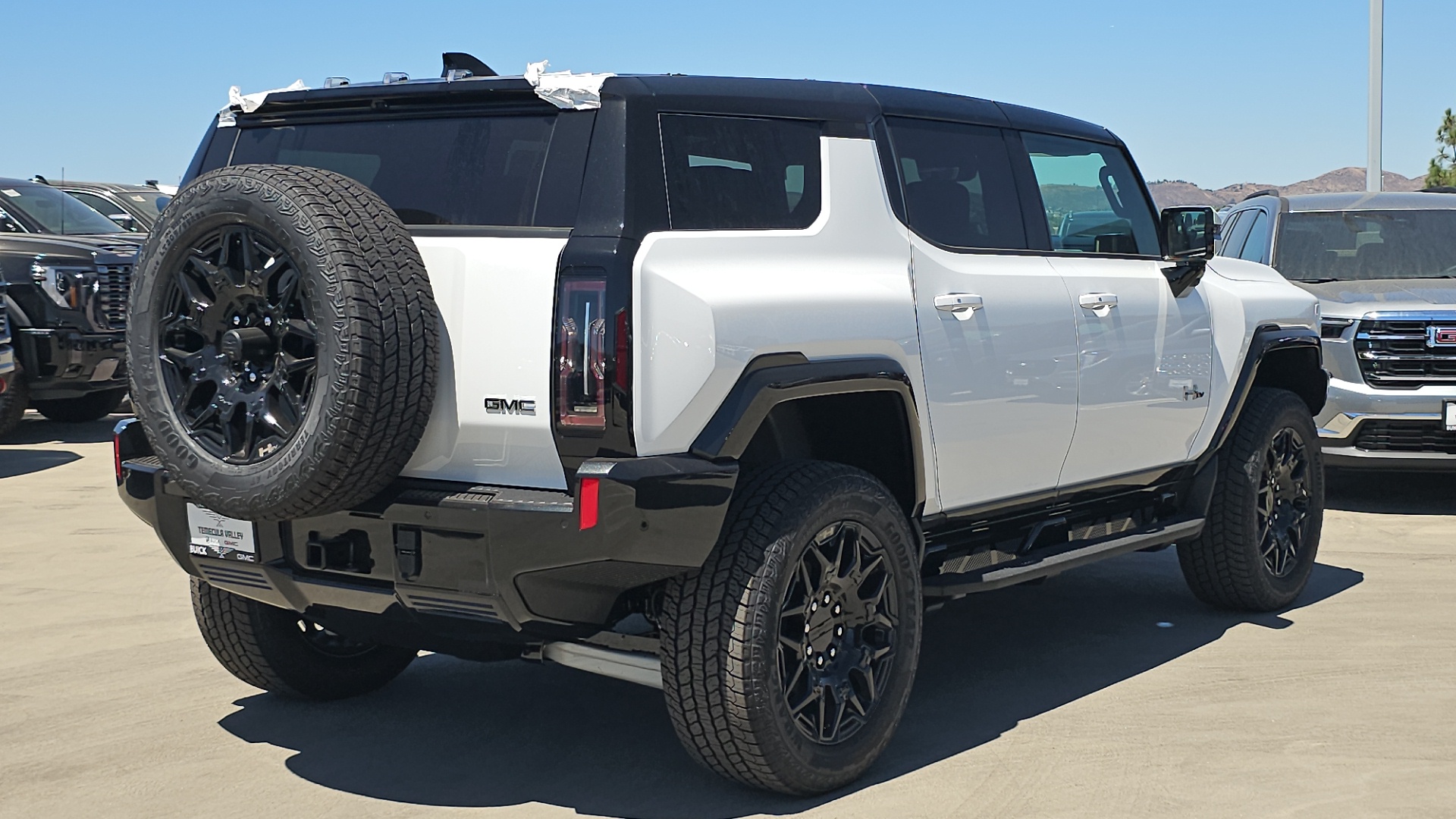 2025 GMC HUMMER EV SUV 2X 12