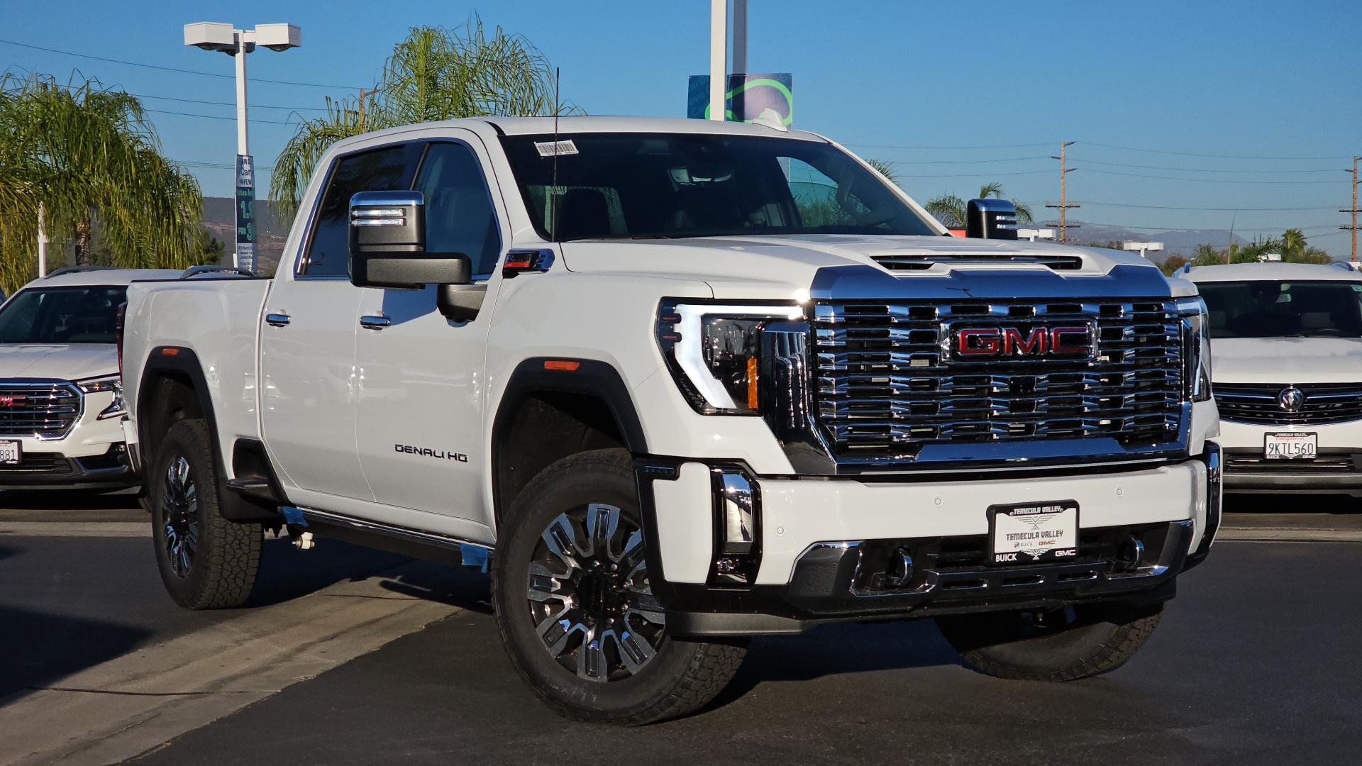 2025 GMC Sierra 2500HD 4WD Crew Cab Standard Bed Denali 2