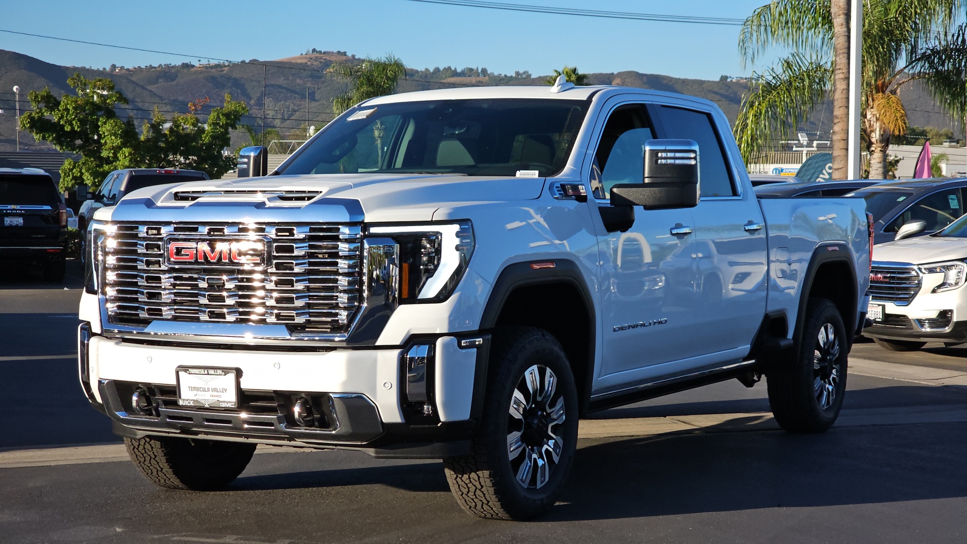 2025 GMC Sierra 2500HD 4WD Crew Cab Standard Bed Denali 4