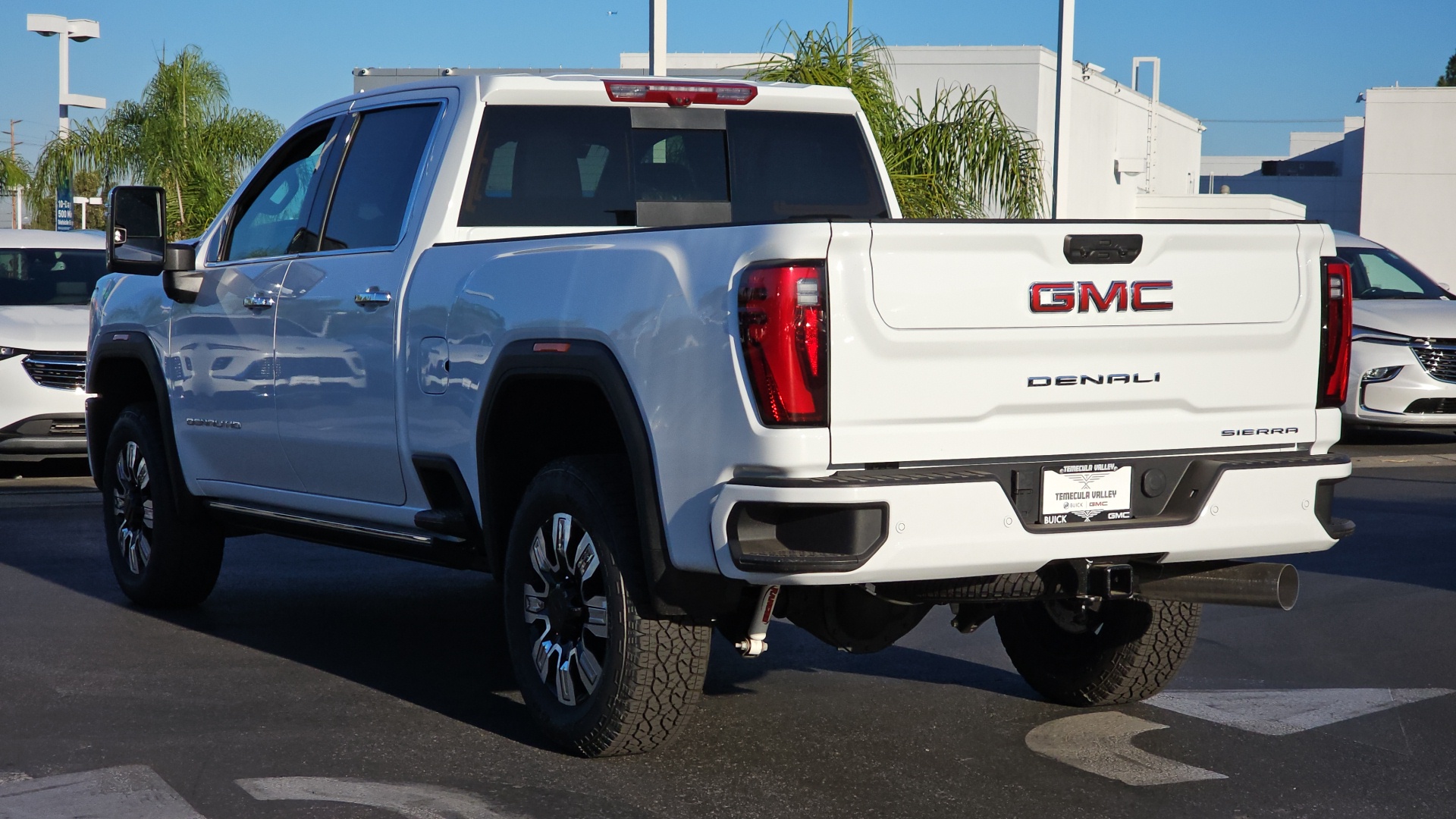 2025 GMC Sierra 2500HD 4WD Crew Cab Standard Bed Denali 8