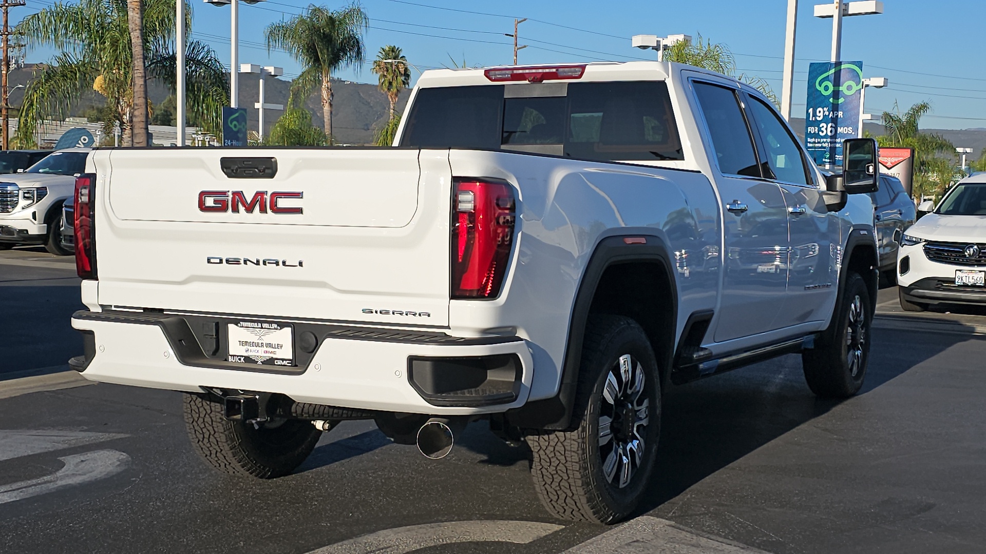 2025 GMC Sierra 2500HD 4WD Crew Cab Standard Bed Denali 10