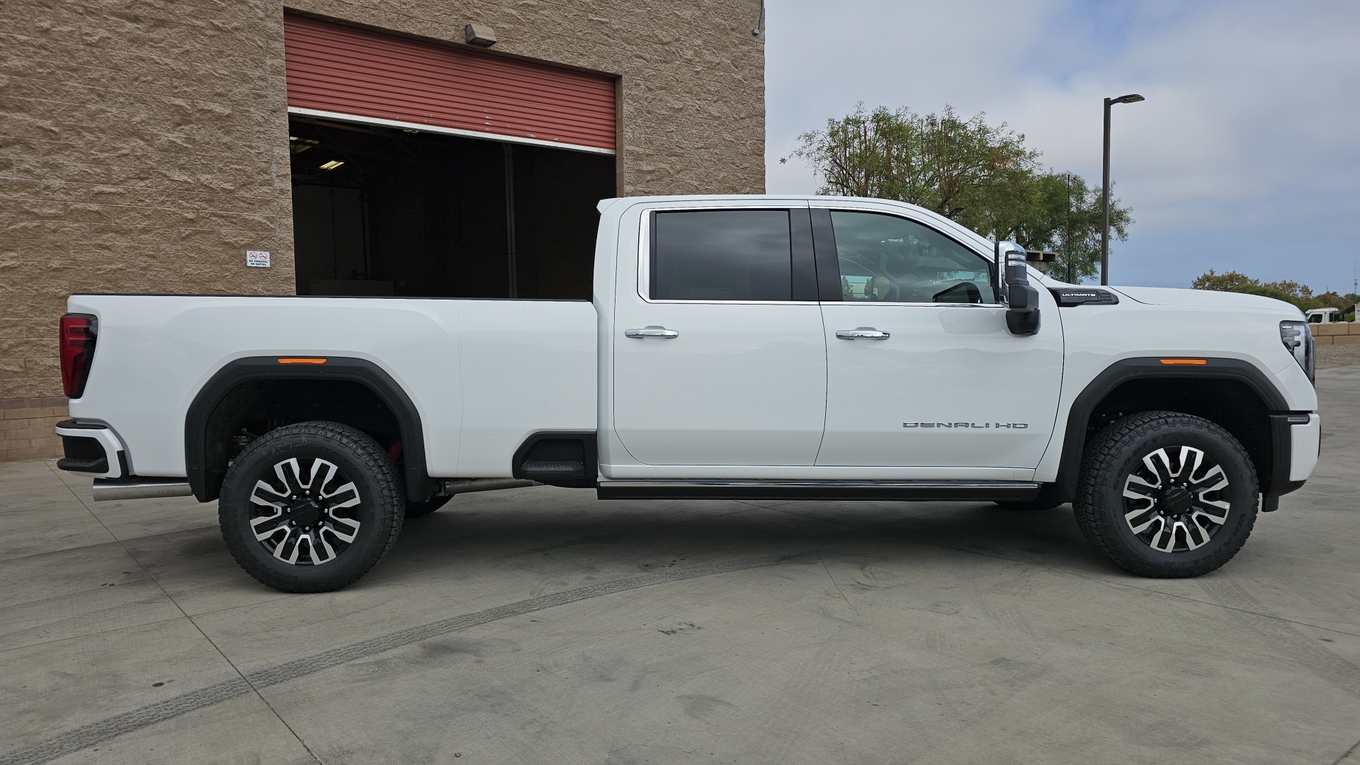 2025 GMC Sierra 3500HD 4WD Crew Cab Long Bed Denali Ultimate 7