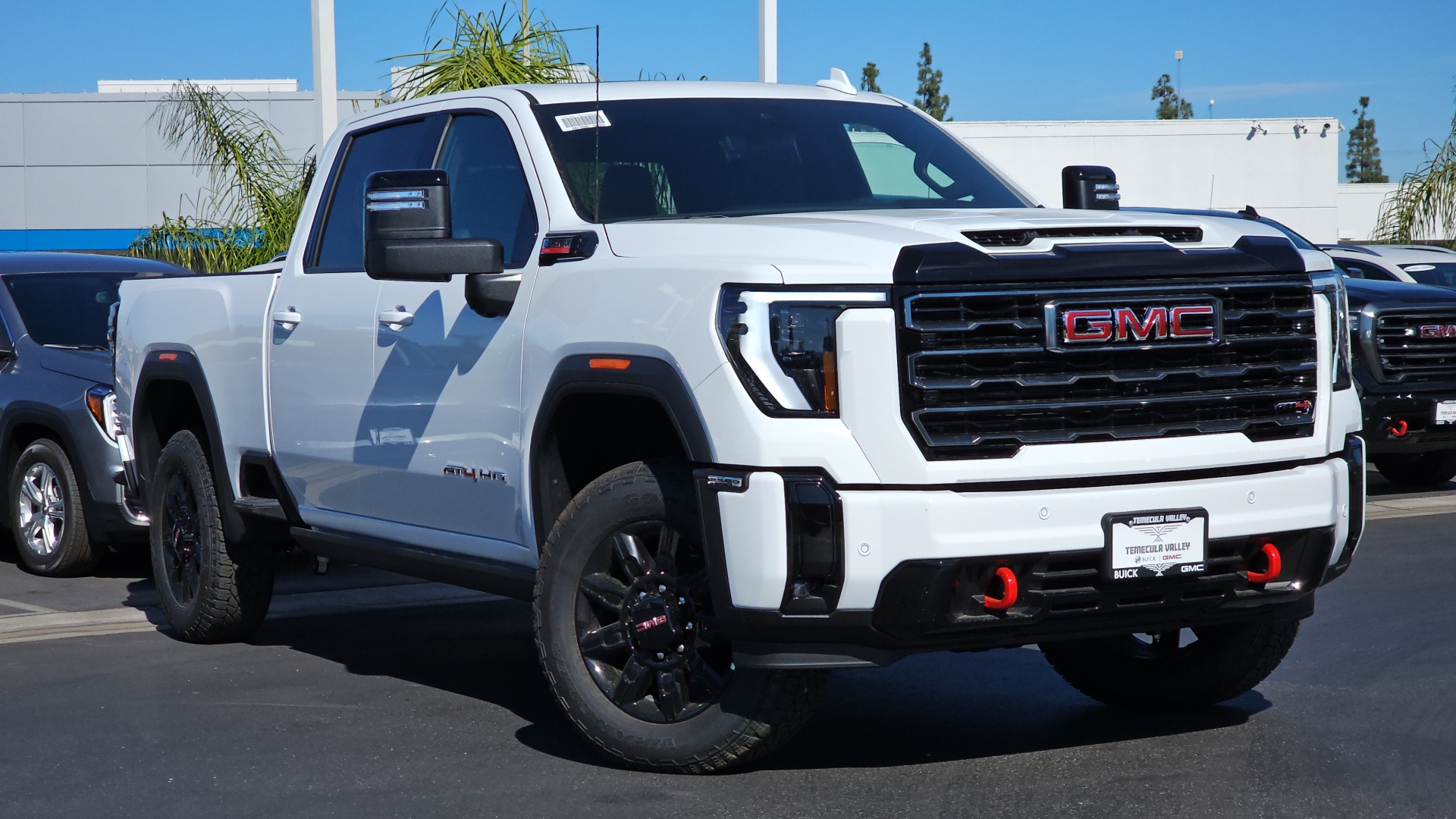 2025 GMC Sierra 2500HD 4WD Crew Cab Standard Bed AT4 1