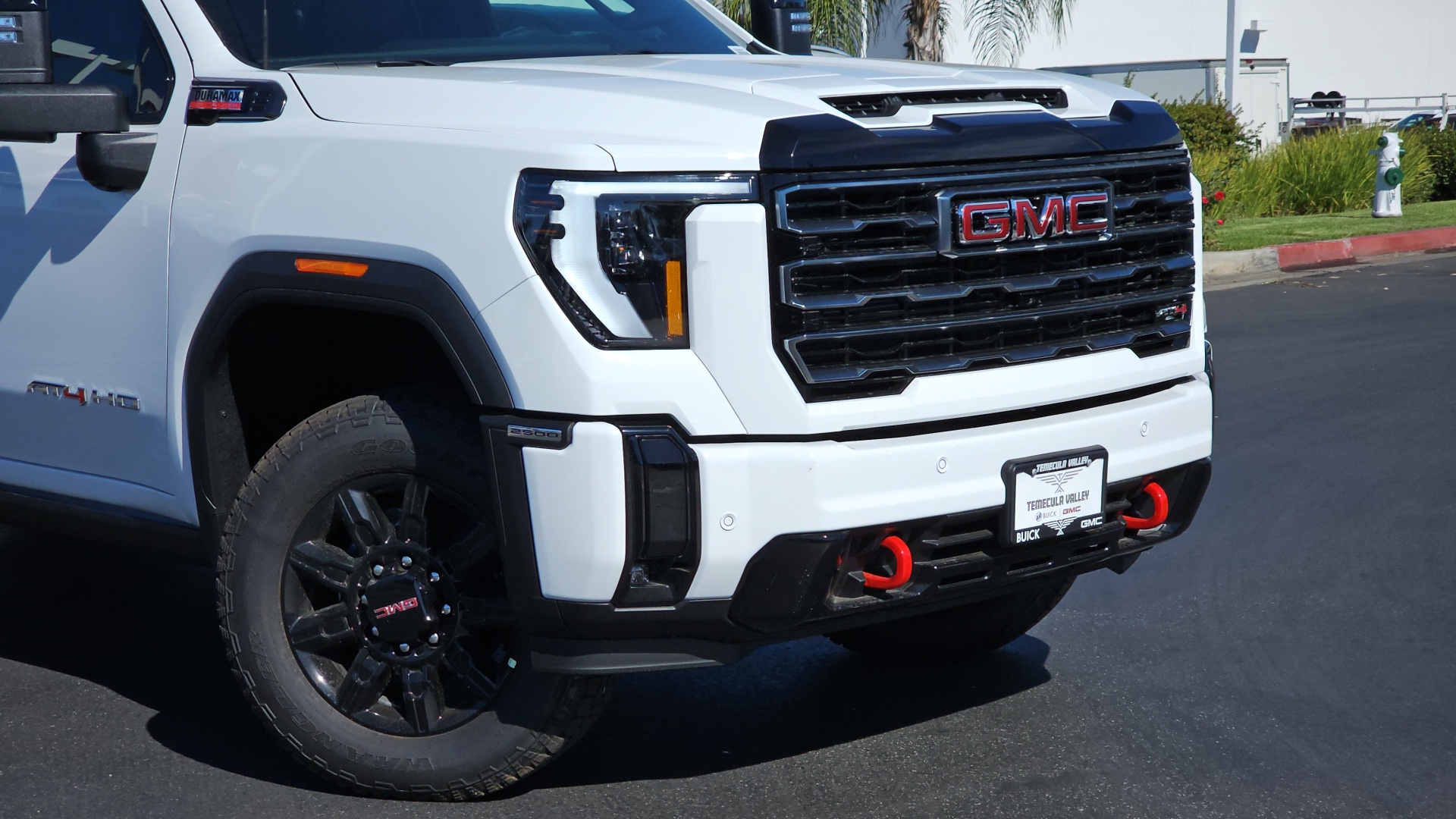 2025 GMC Sierra 2500HD 4WD Crew Cab Standard Bed AT4 3