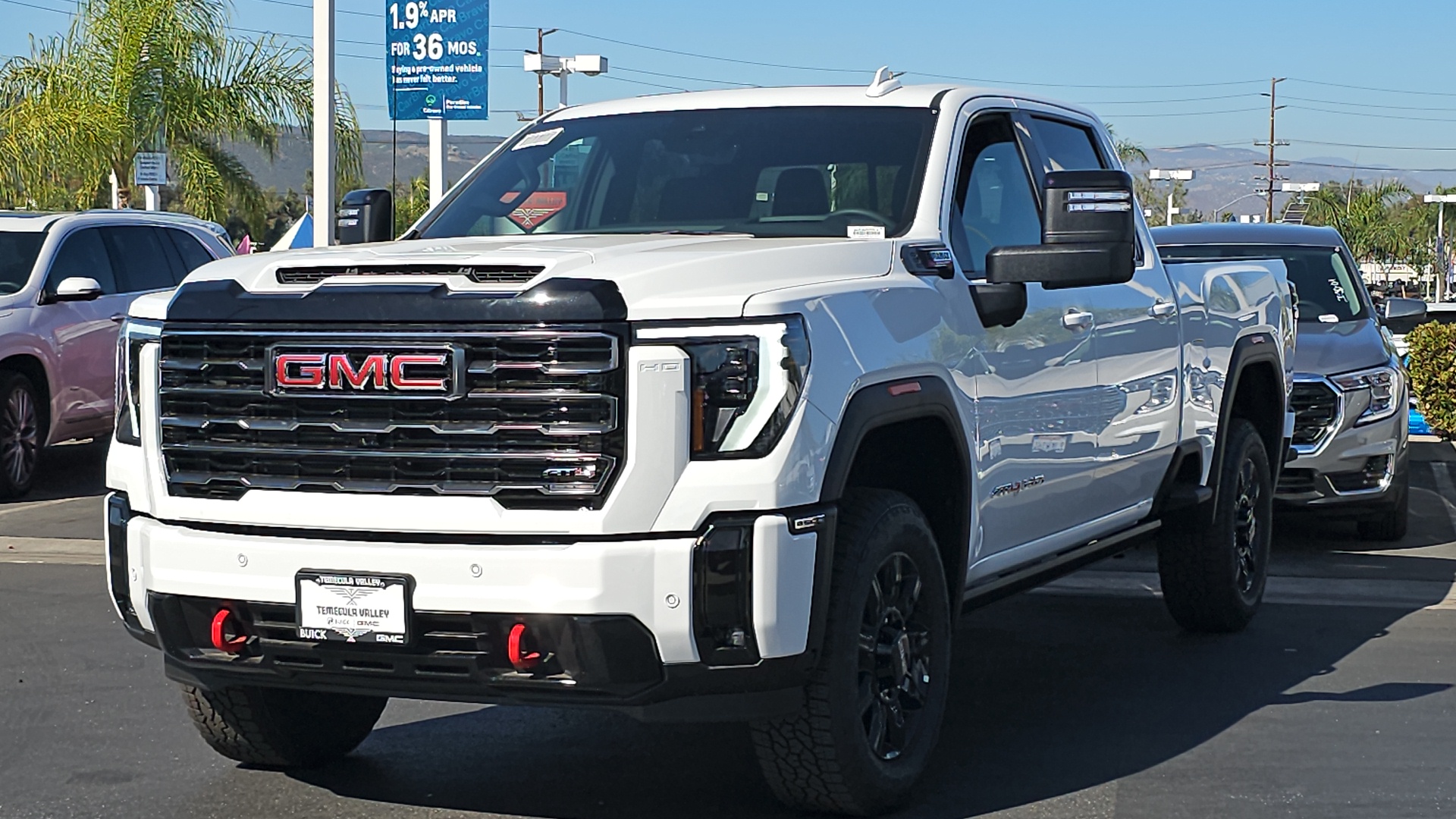 2025 GMC Sierra 2500HD 4WD Crew Cab Standard Bed AT4 4