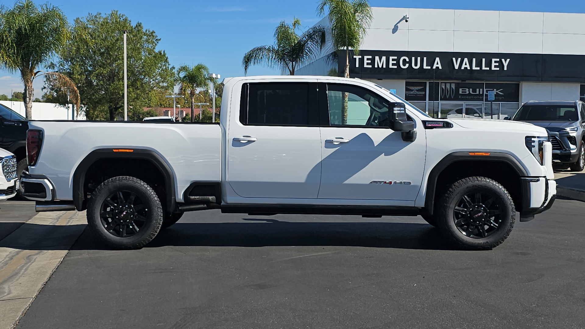 2025 GMC Sierra 2500HD 4WD Crew Cab Standard Bed AT4 6