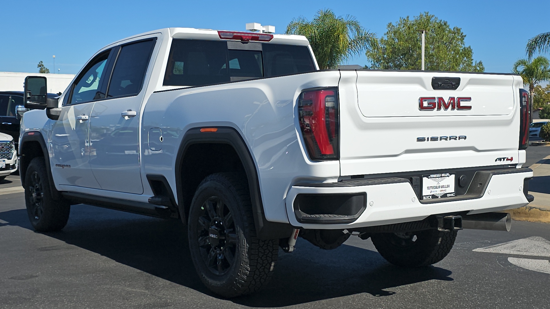 2025 GMC Sierra 2500HD 4WD Crew Cab Standard Bed AT4 9