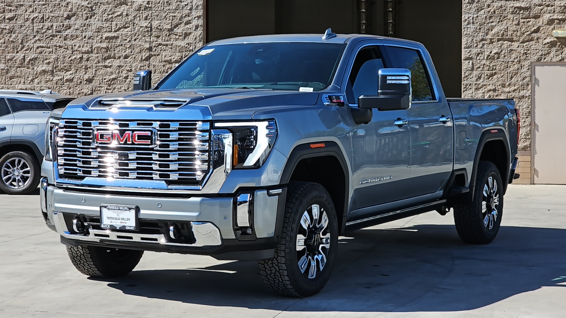 2025 GMC Sierra 2500HD 4WD Crew Cab Standard Bed Denali 4