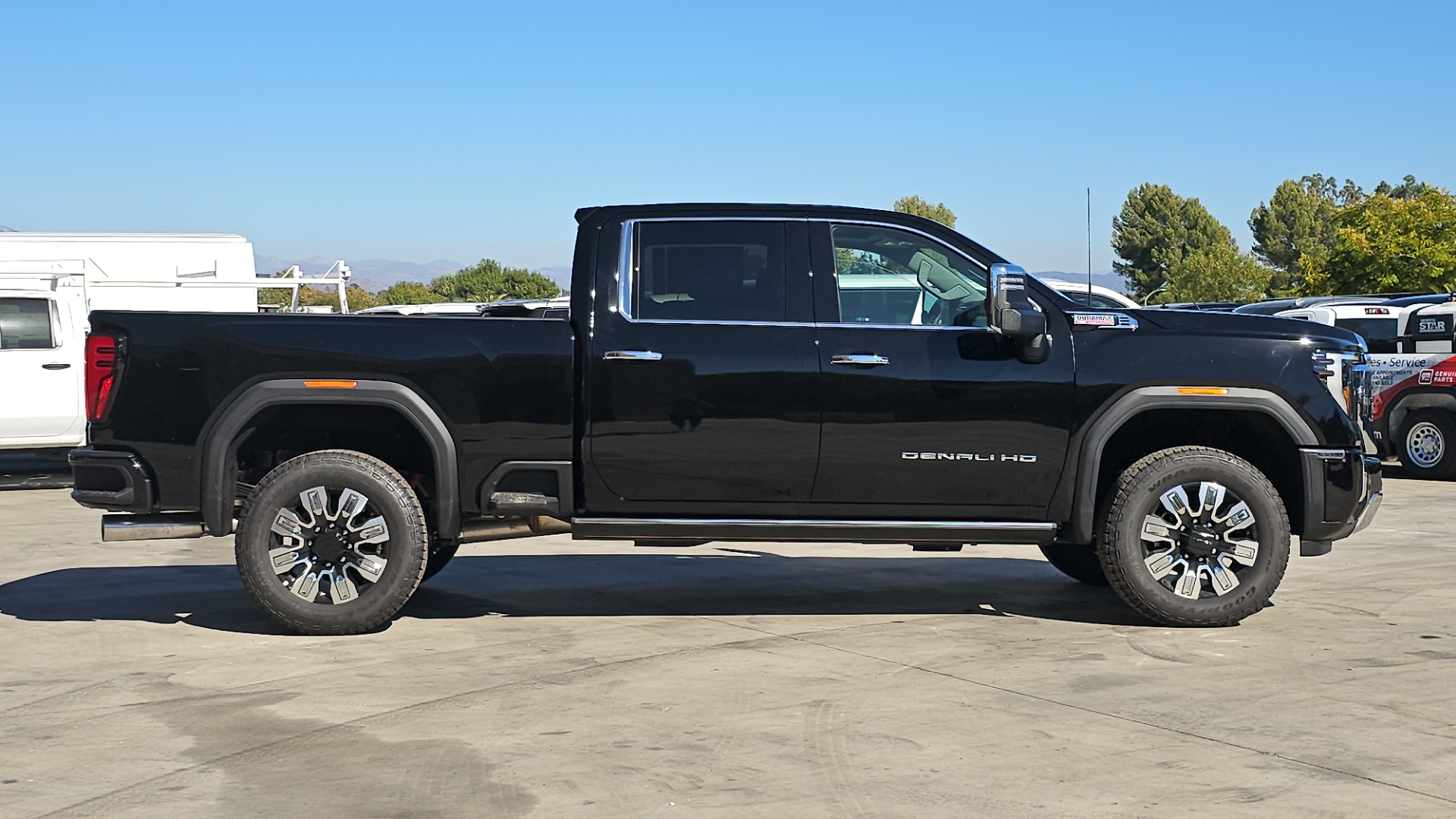 2025 GMC Sierra 2500HD 4WD Crew Cab Standard Bed Denali 7