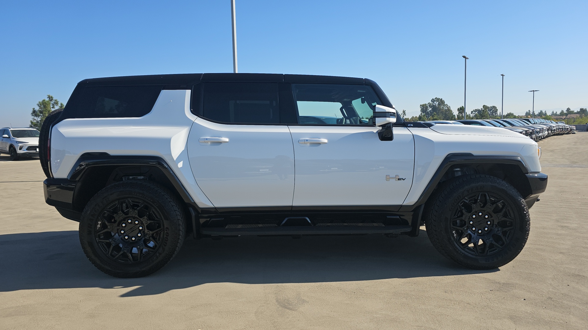 2025 GMC HUMMER EV SUV 2X 7