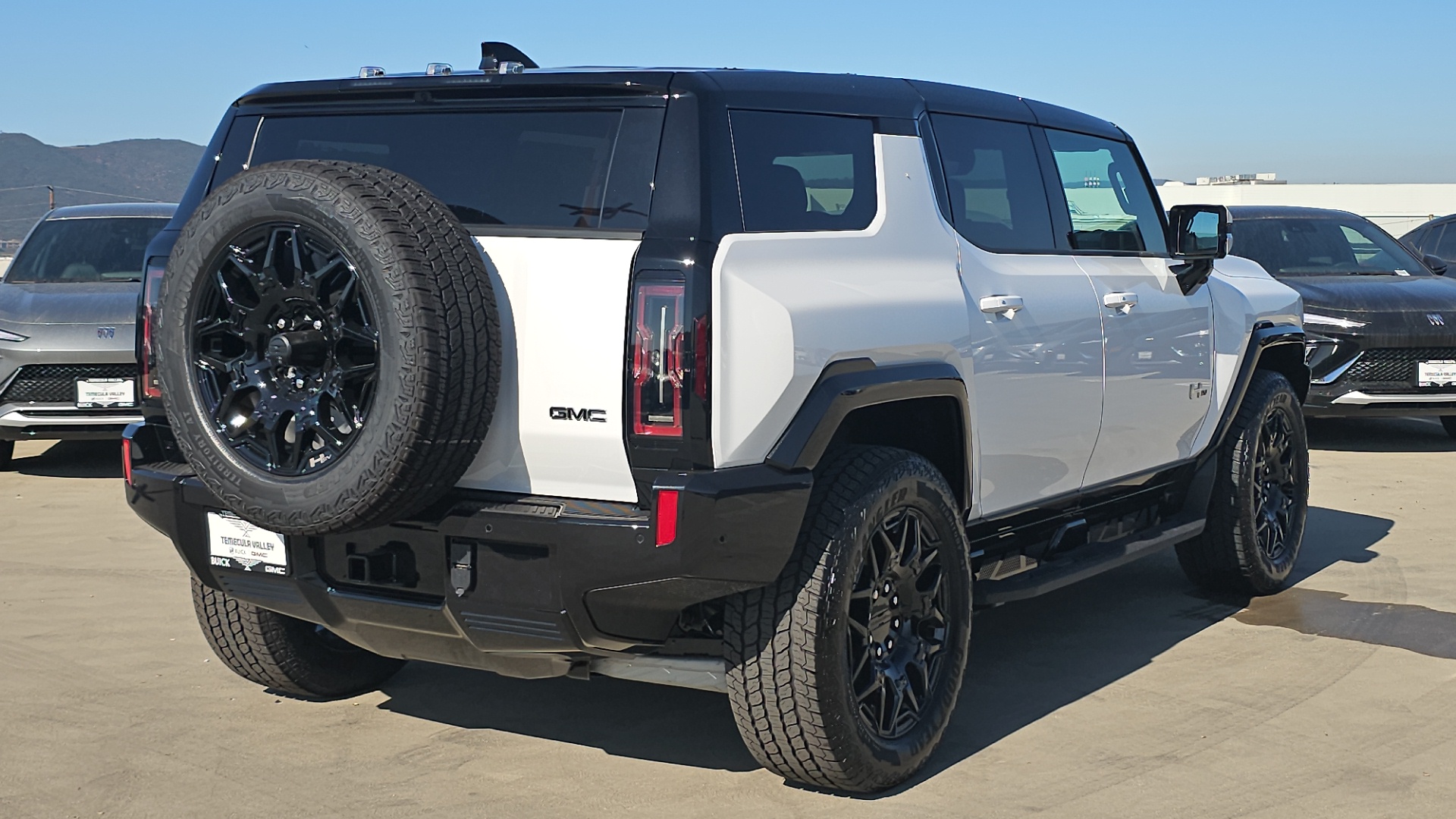 2025 GMC HUMMER EV SUV 2X 12