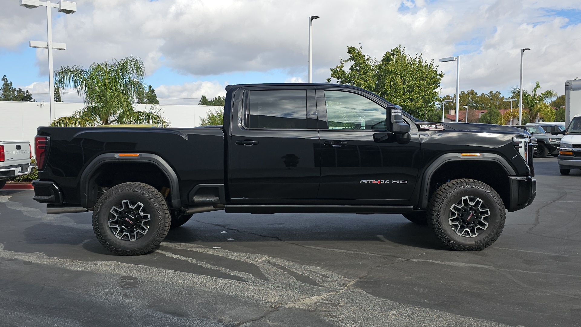 2025 GMC Sierra 2500HD 4WD Crew Cab Standard Bed AT4X 7