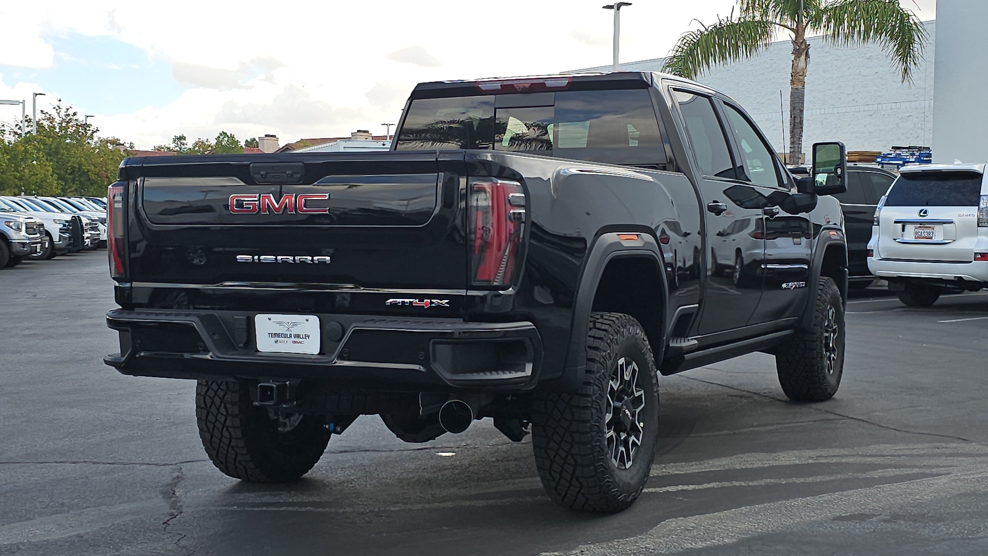 2025 GMC Sierra 2500HD 4WD Crew Cab Standard Bed AT4X 13