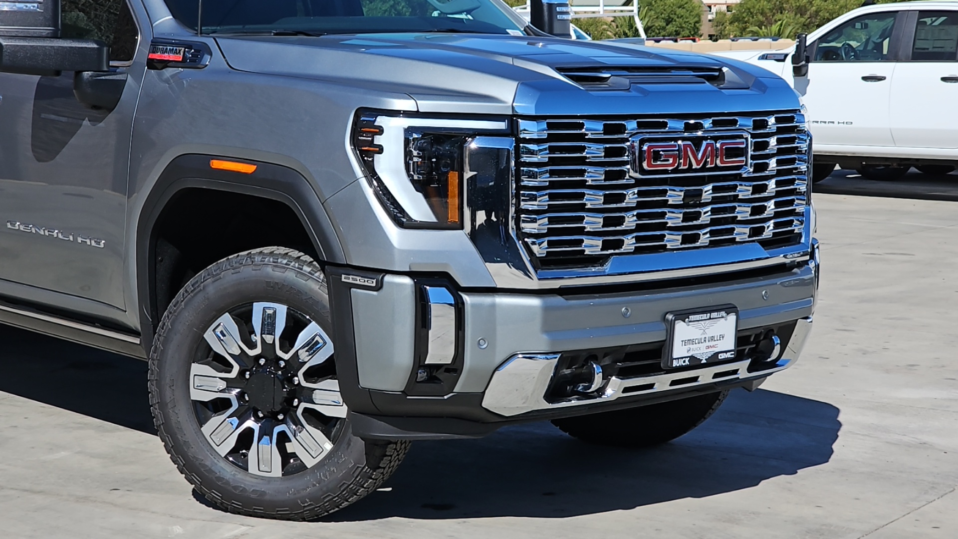 2025 GMC Sierra 2500HD 4WD Crew Cab Standard Bed Denali 3