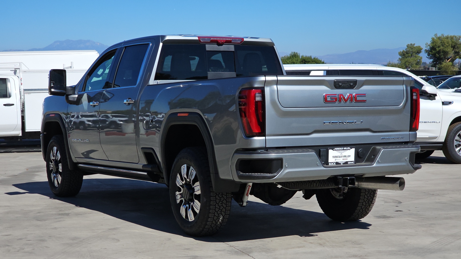 2025 GMC Sierra 2500HD 4WD Crew Cab Standard Bed Denali 10