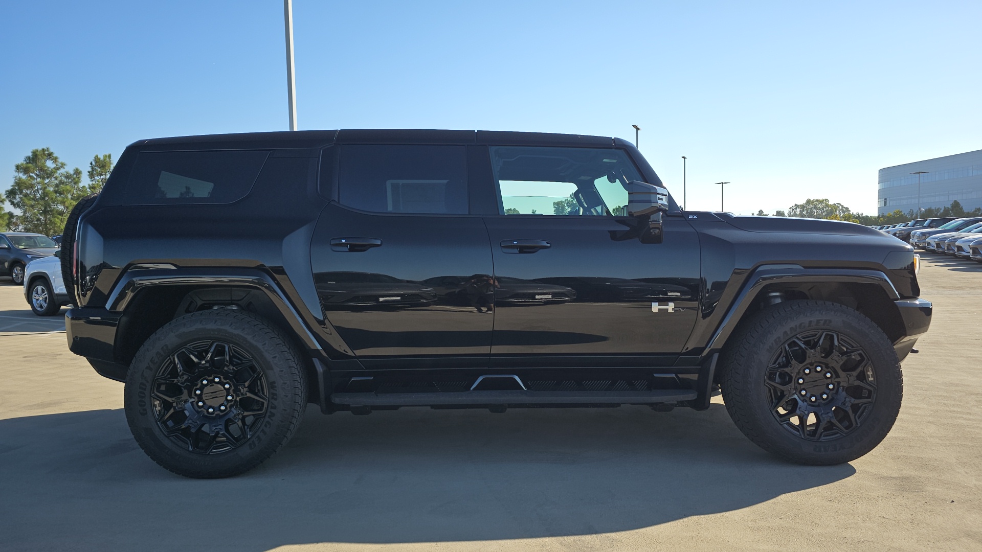 2025 GMC HUMMER EV SUV 2X 7