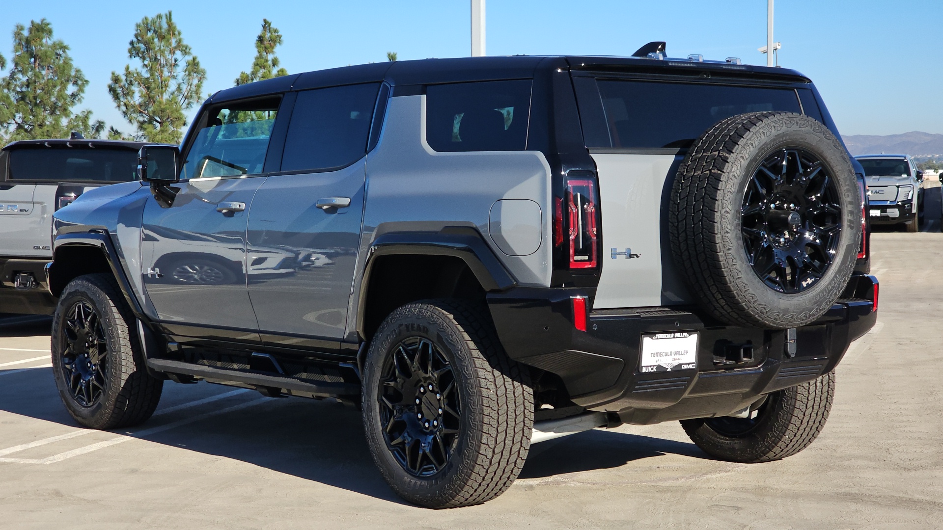 2025 GMC HUMMER EV SUV 2X 21