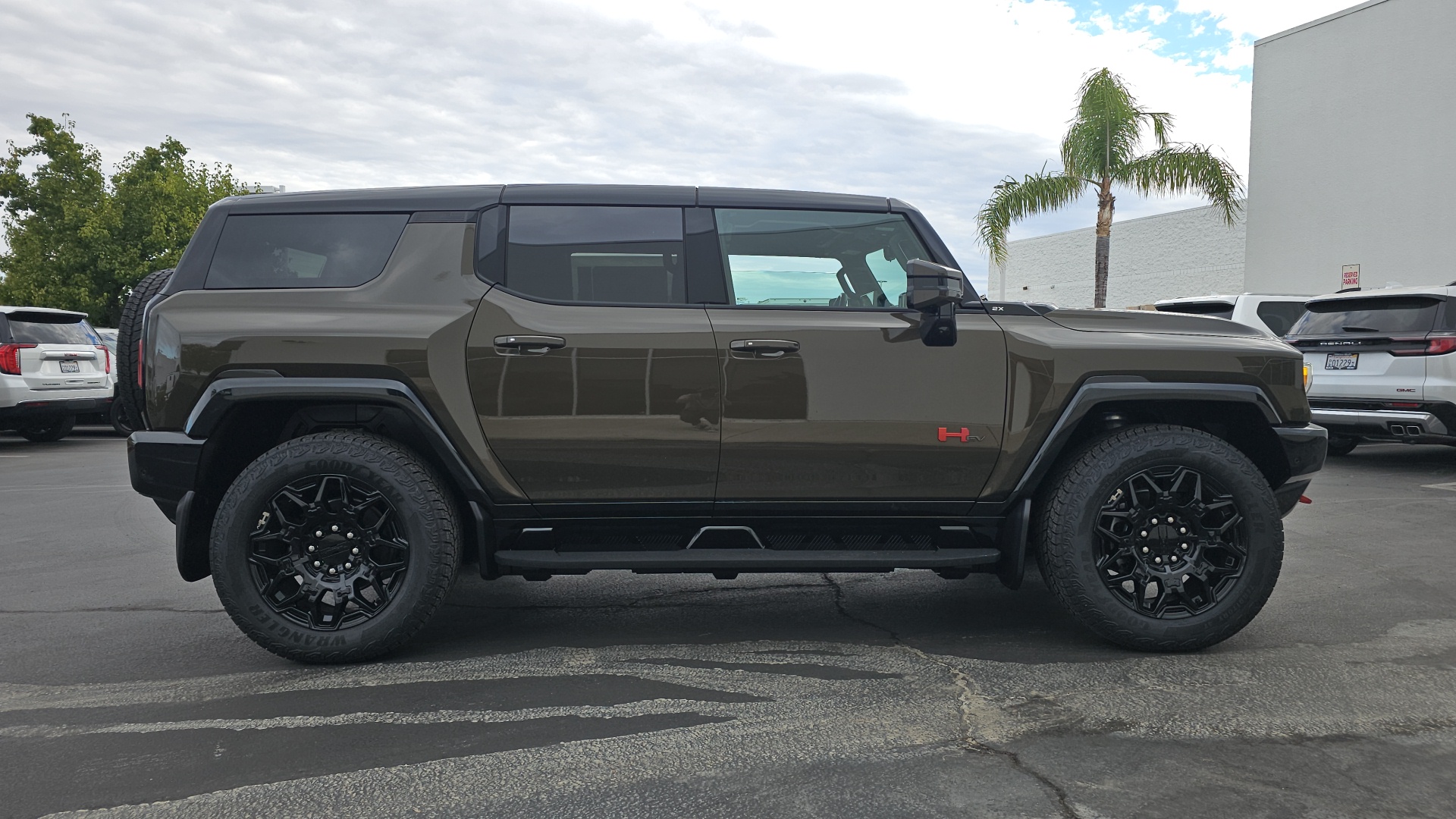 2025 GMC HUMMER EV SUV 2X 7