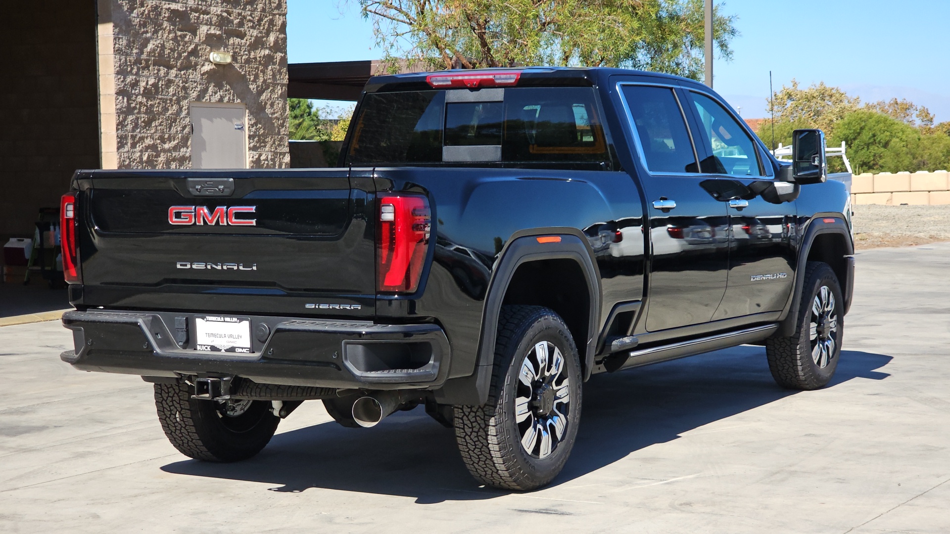 2025 GMC Sierra 2500HD 4WD Crew Cab Standard Bed Denali 12