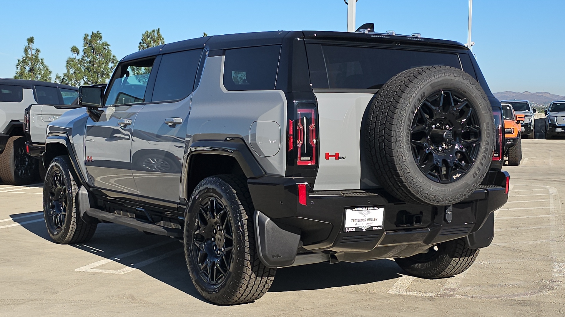 2025 GMC HUMMER EV SUV 2X 10