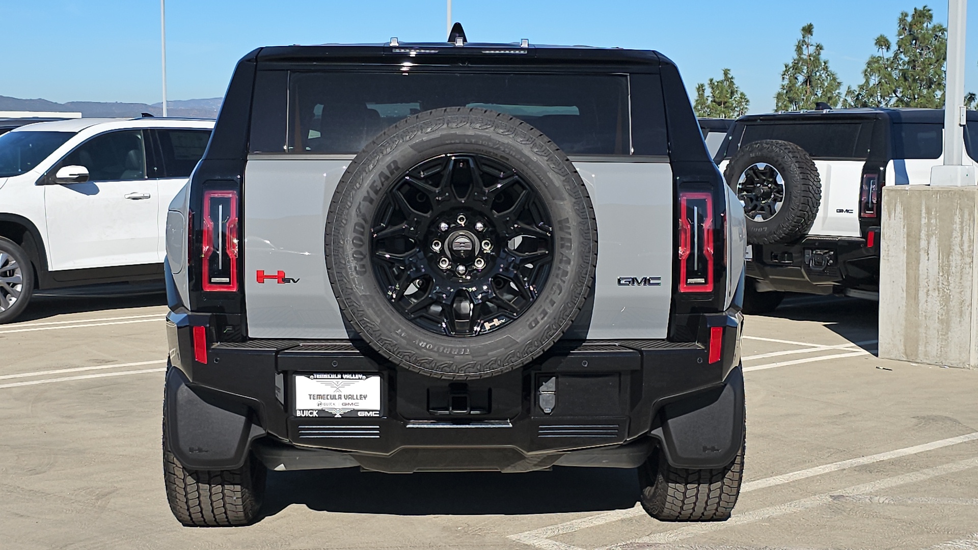 2025 GMC HUMMER EV SUV 2X 11