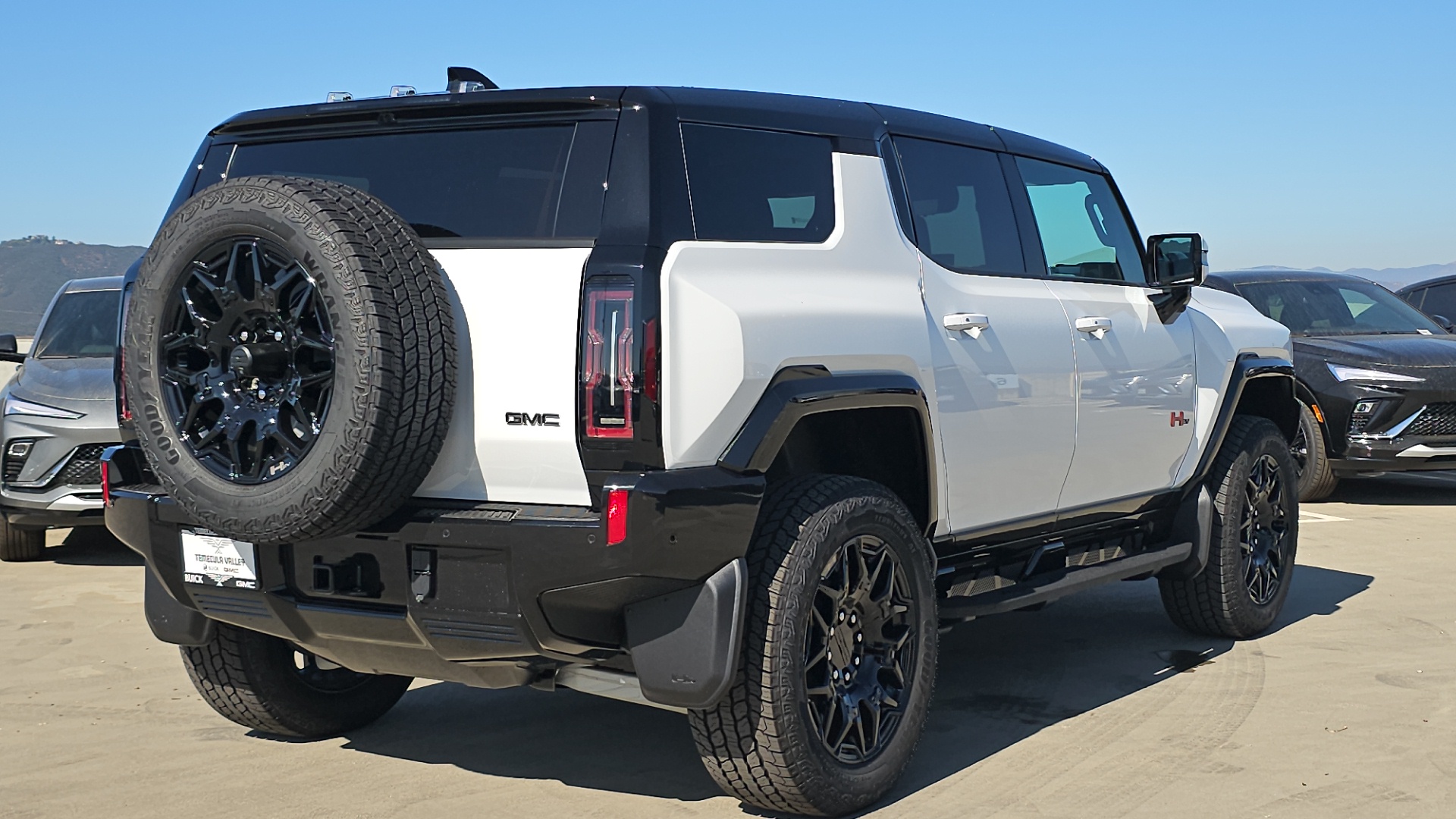 2025 GMC HUMMER EV SUV 2X 12