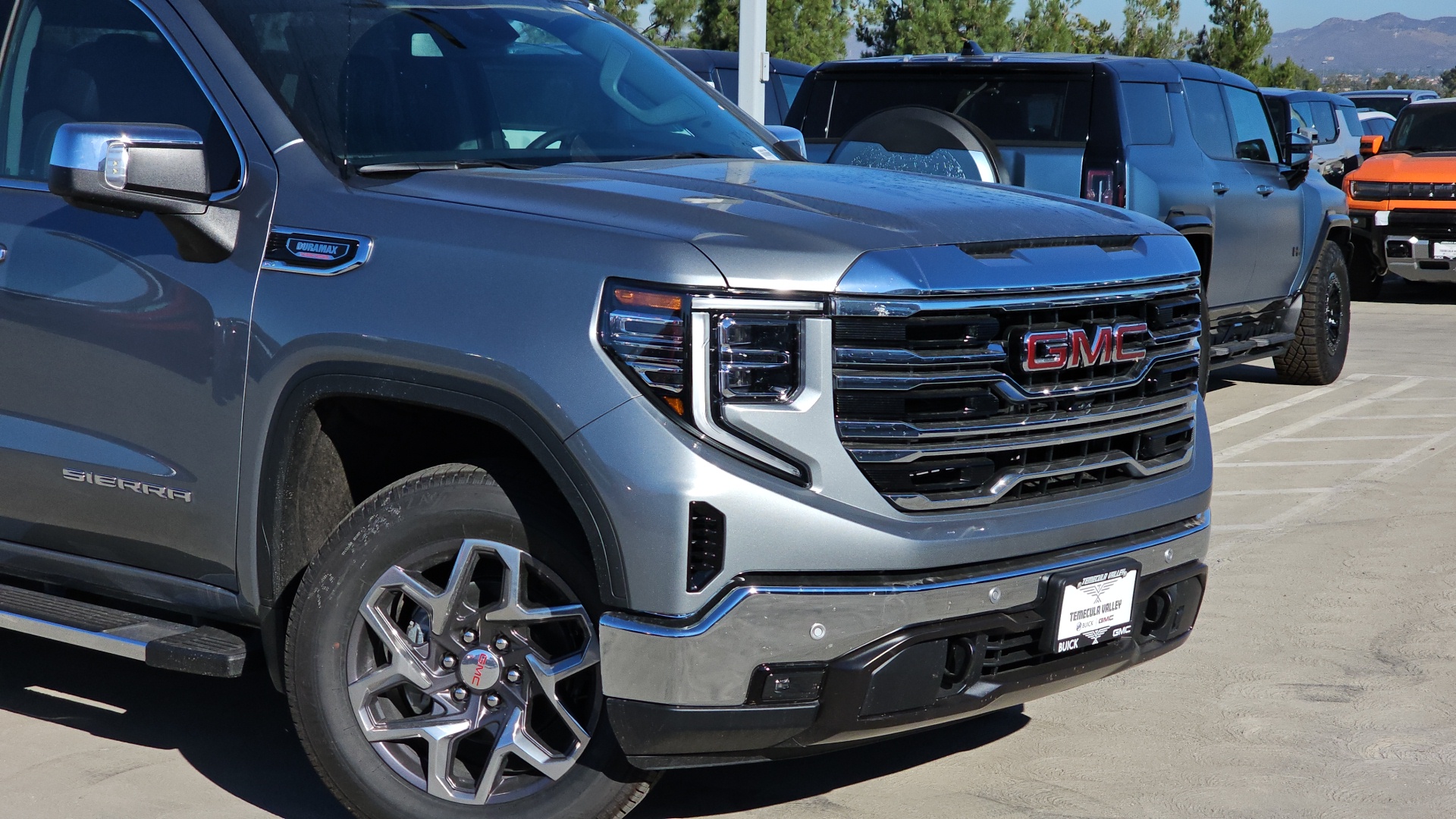 2025 GMC Sierra 1500 SLT 3