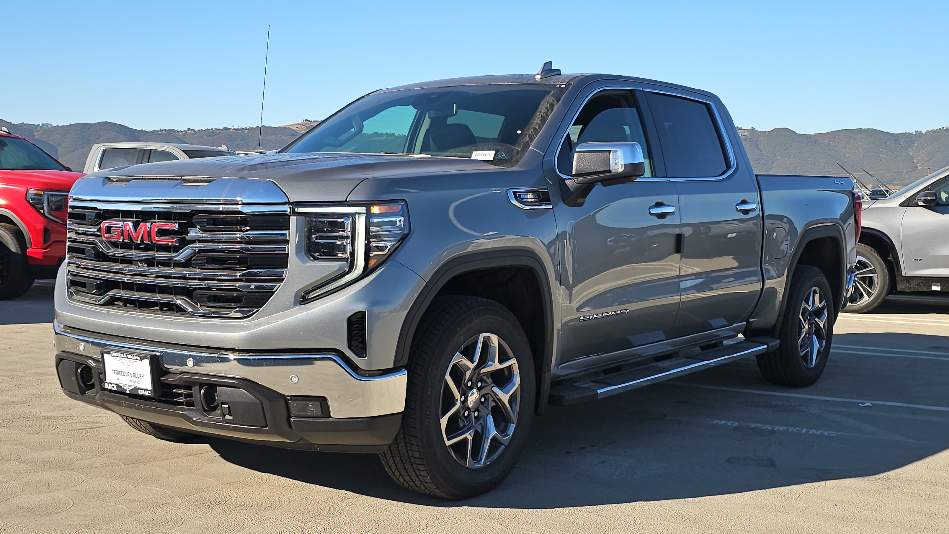 2025 GMC Sierra 1500 SLT 4