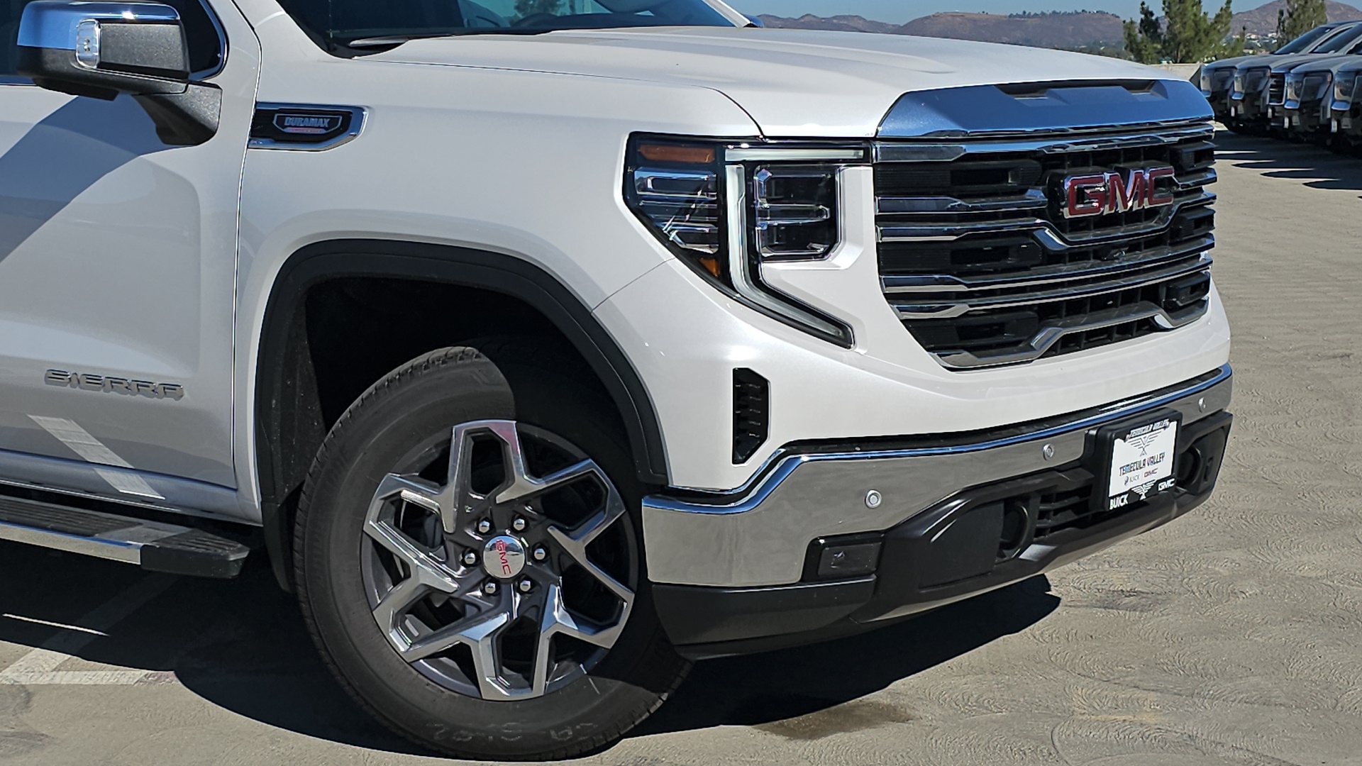 2025 GMC Sierra 1500 SLT 3