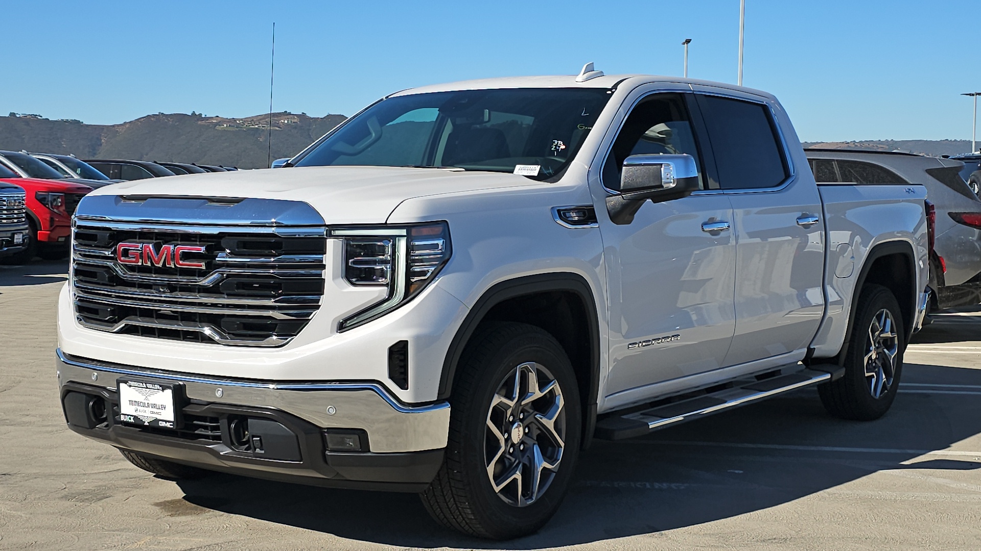 2025 GMC Sierra 1500 SLT 4