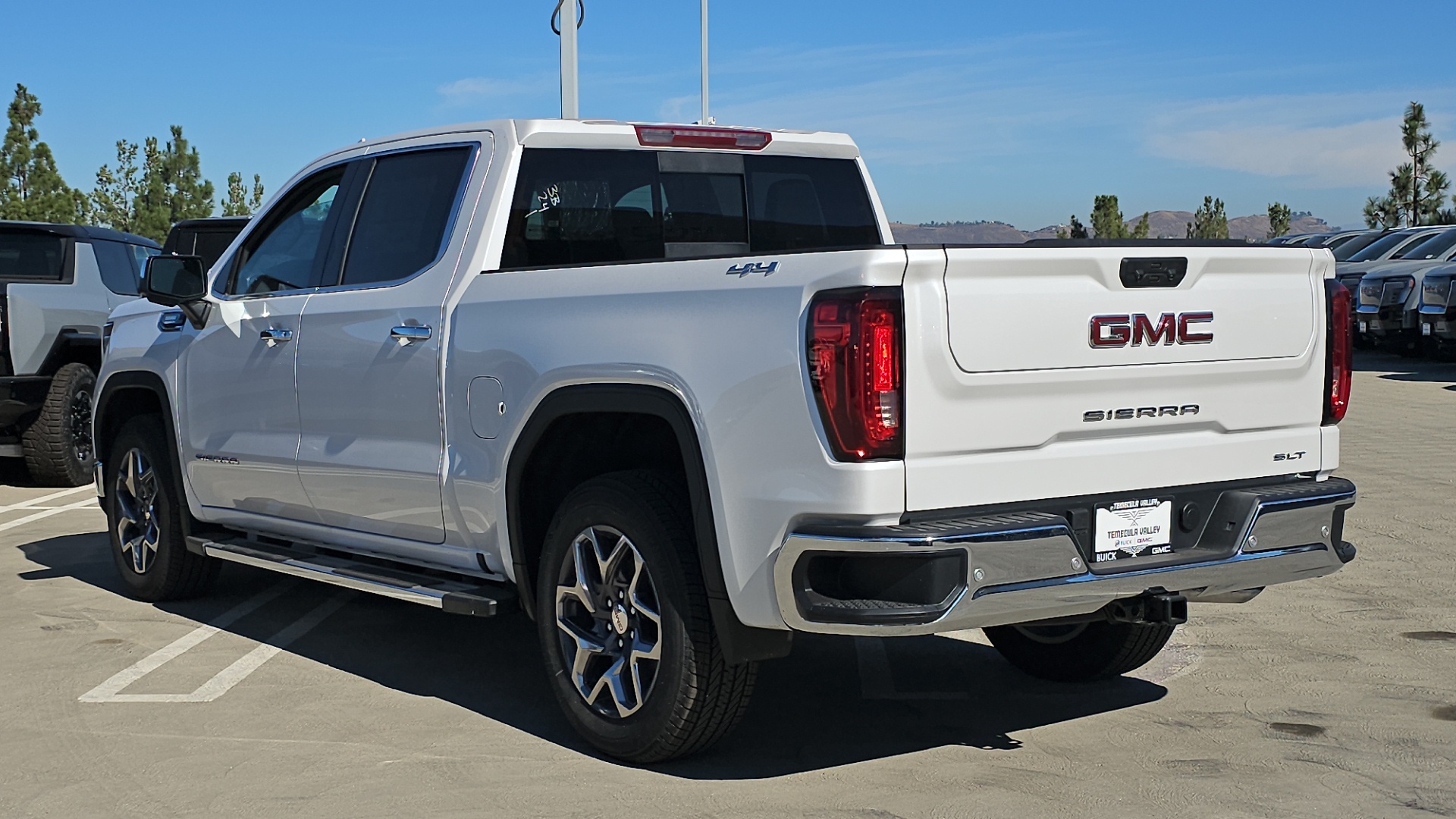 2025 GMC Sierra 1500 SLT 10