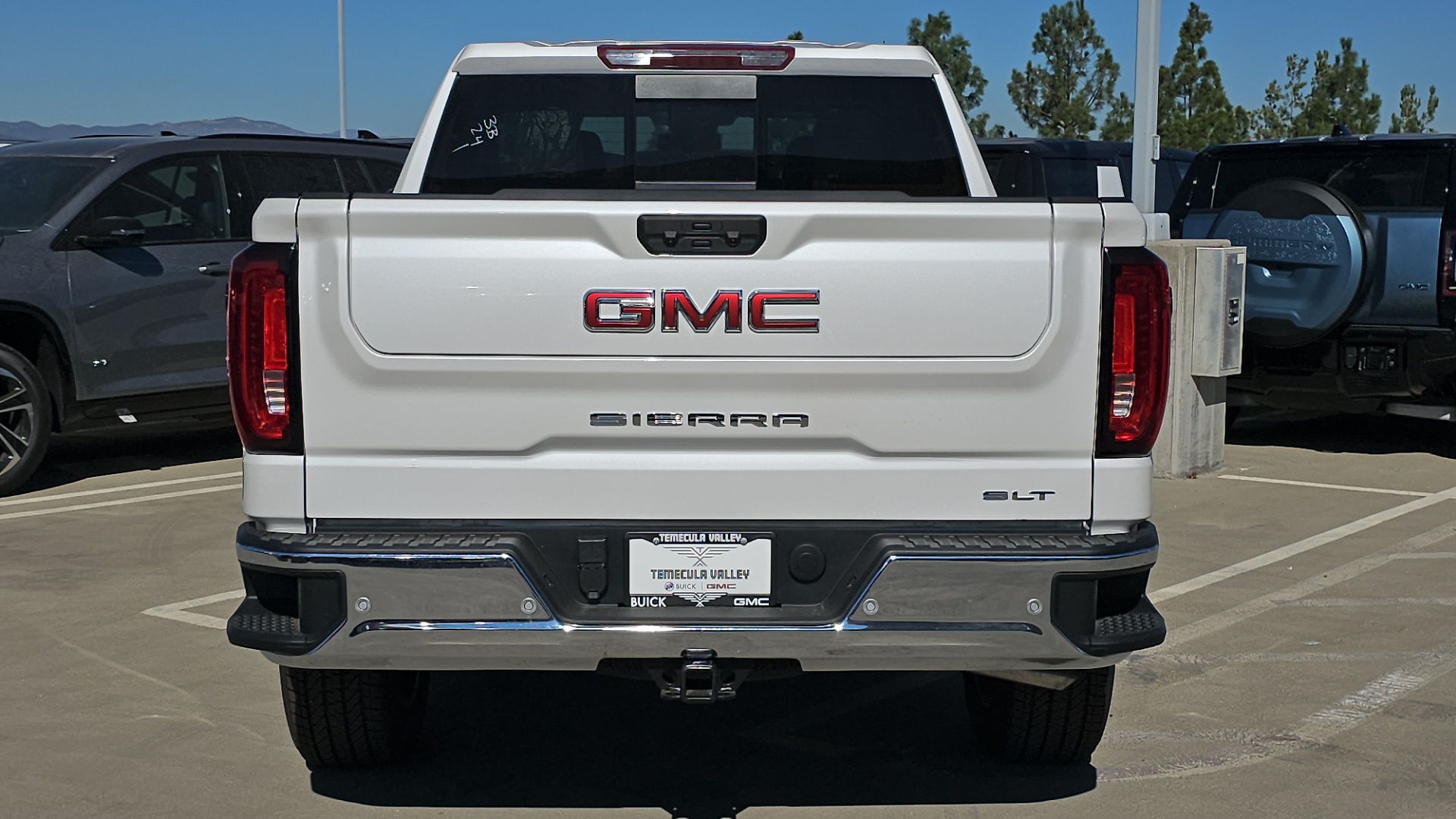 2025 GMC Sierra 1500 SLT 11