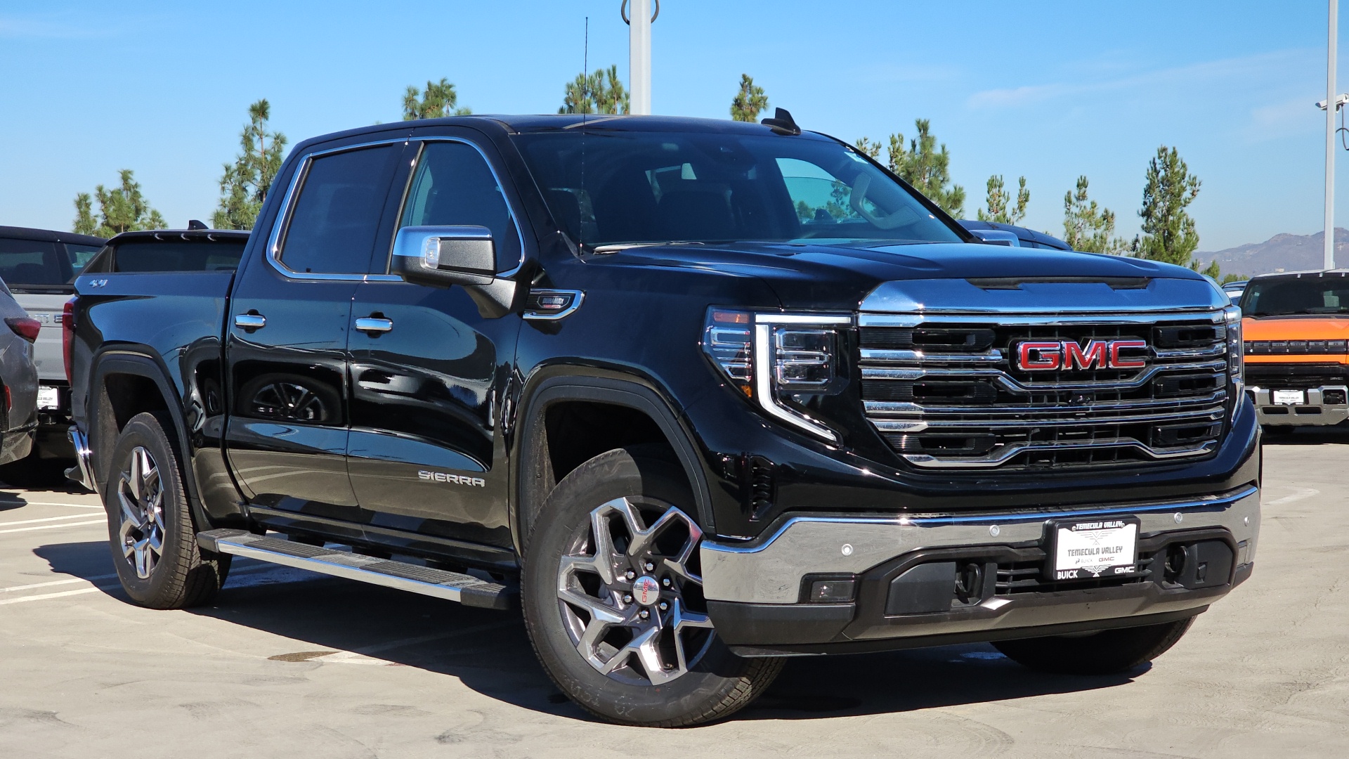 2025 GMC Sierra 1500 SLT 2