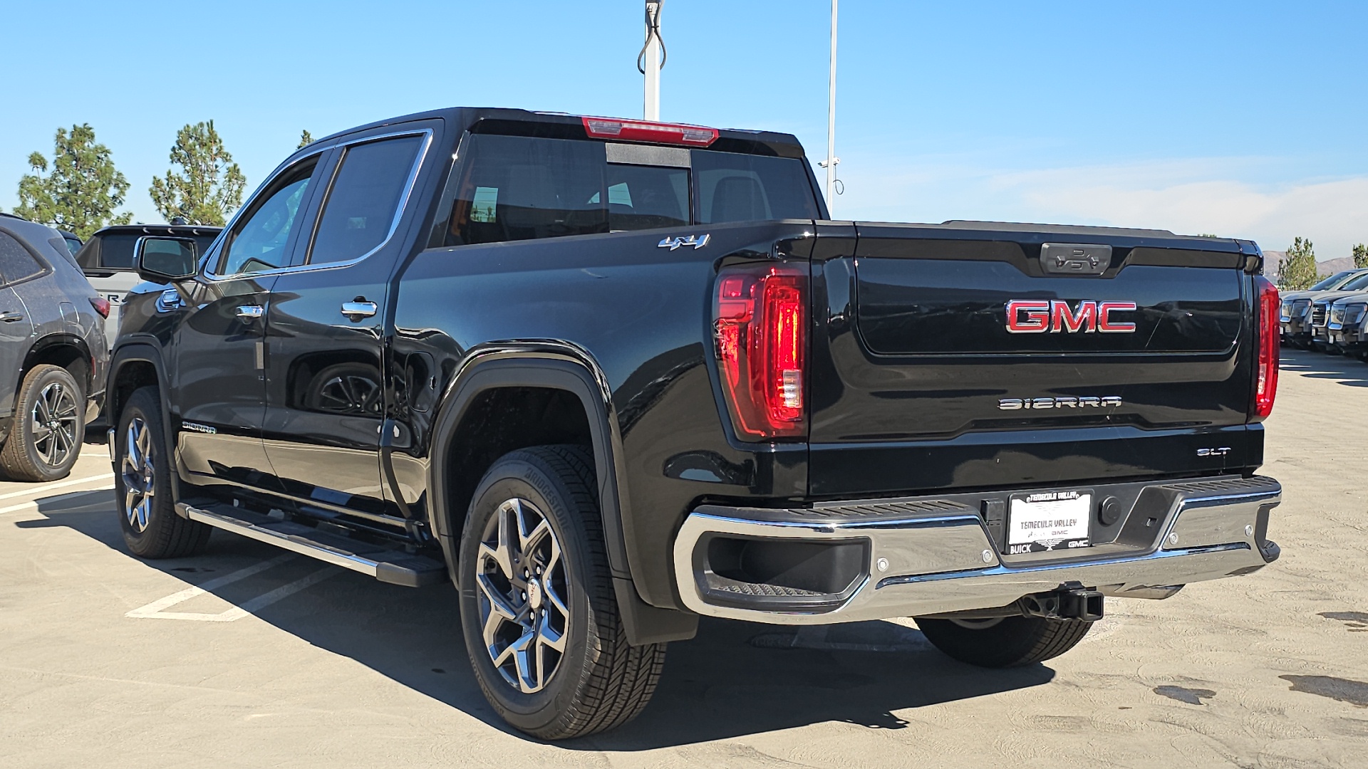 2025 GMC Sierra 1500 SLT 10