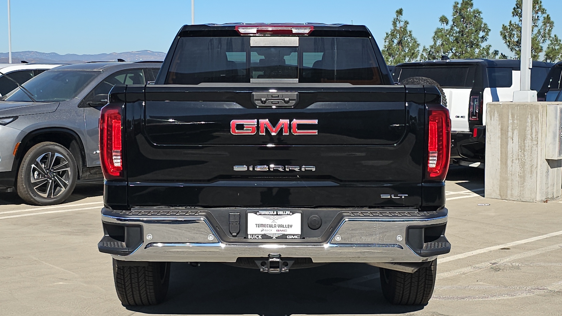 2025 GMC Sierra 1500 SLT 11