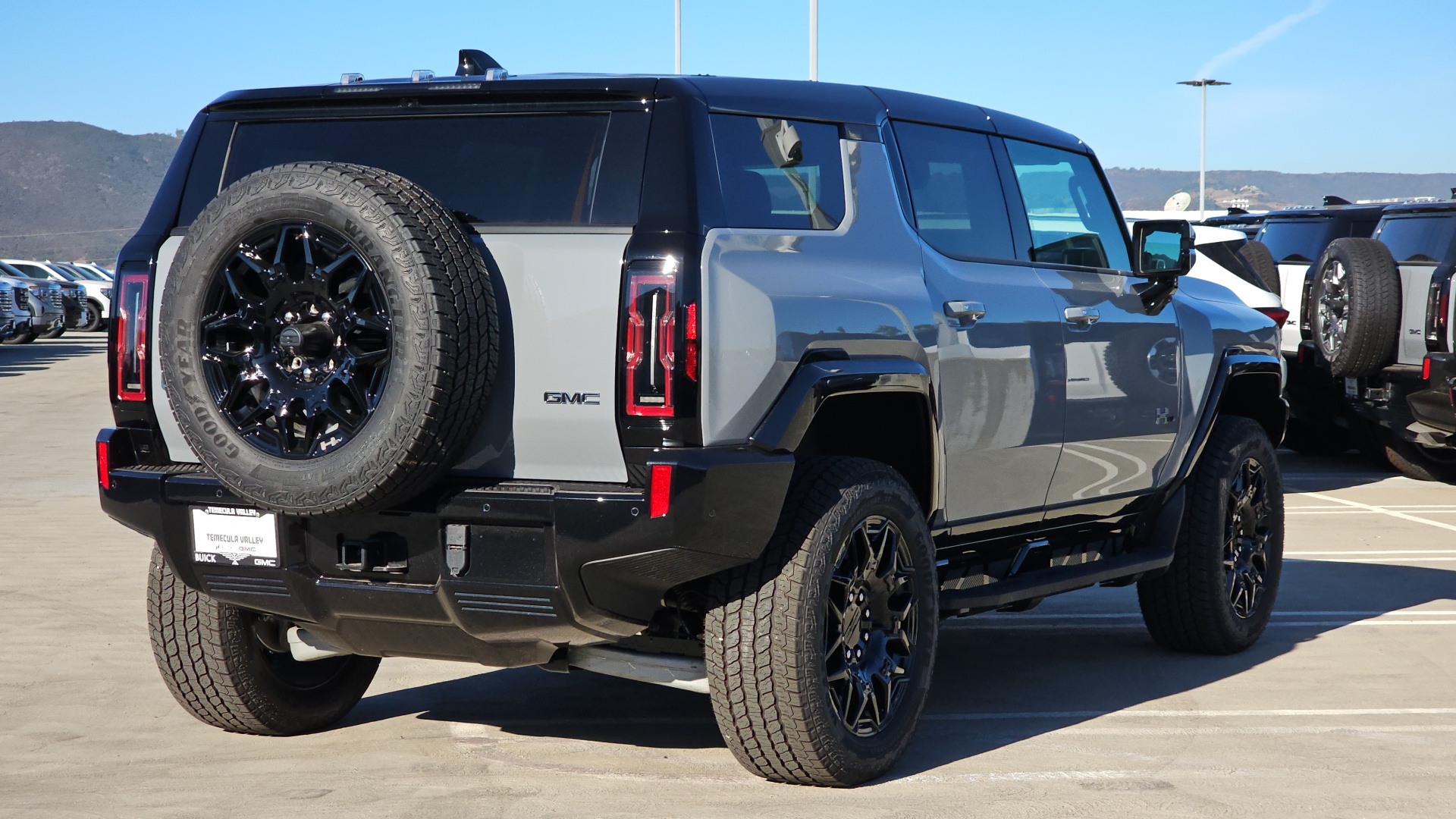 2025 GMC HUMMER EV SUV 2X 12