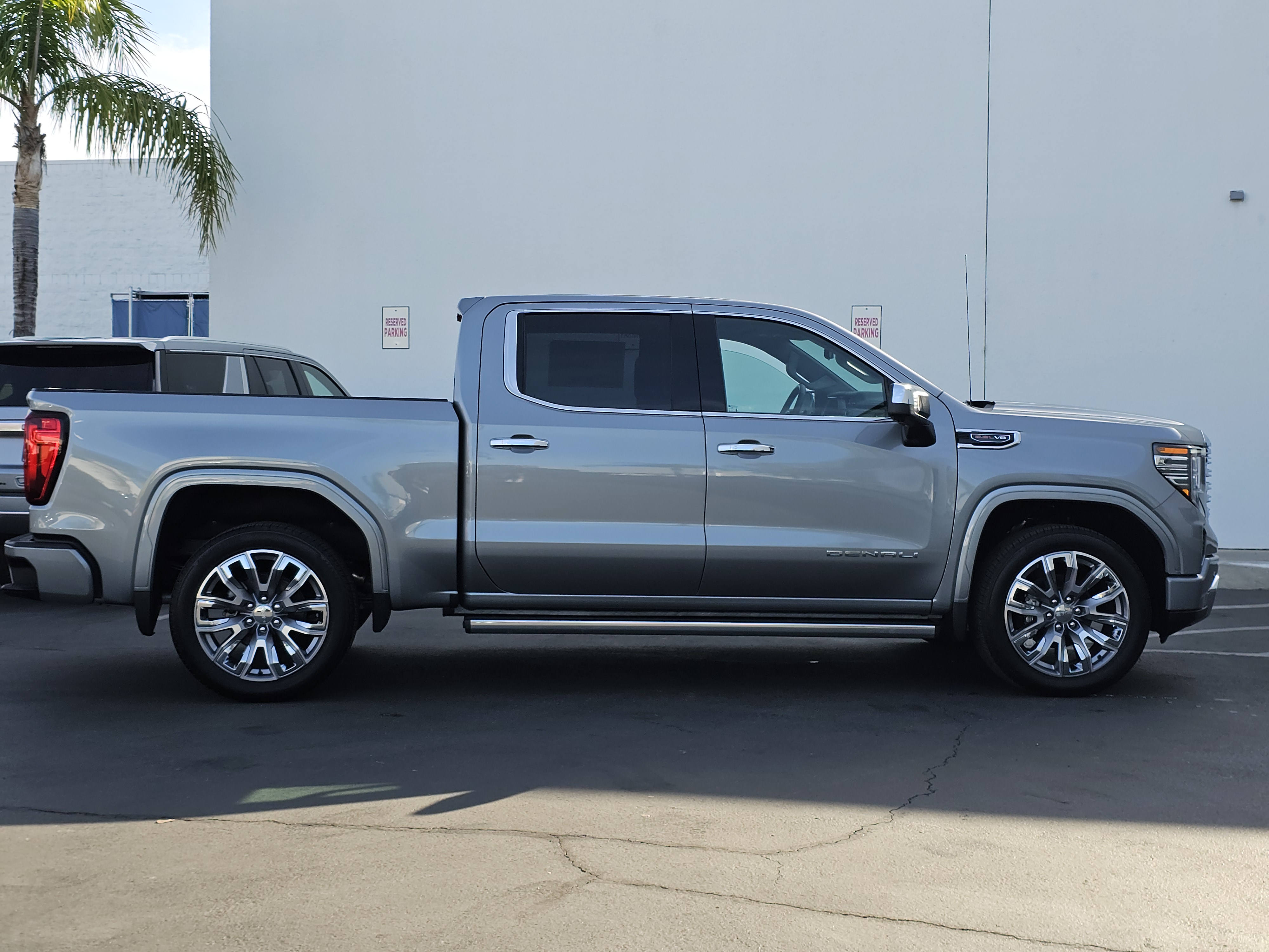 2025 GMC Sierra 1500 4WD Crew Cab Short Box Denali 10