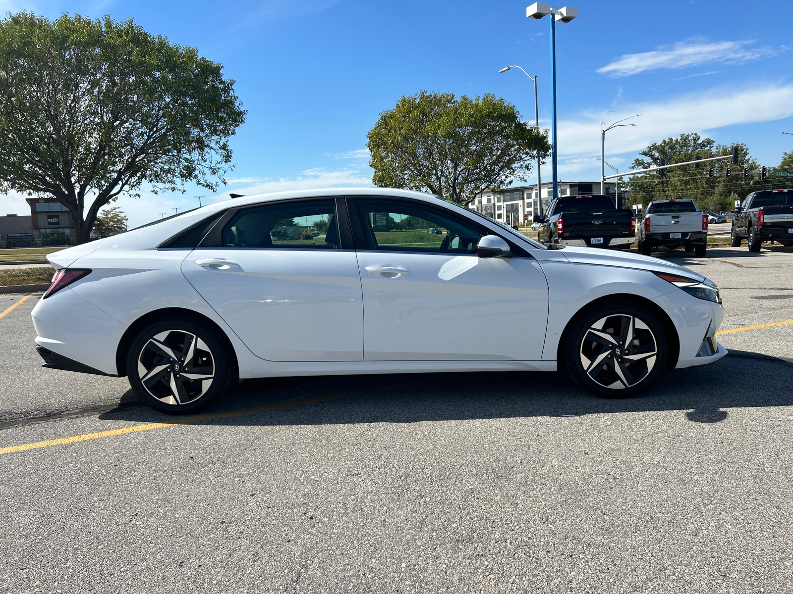 2022 Hyundai Elantra Hybrid Limited 2