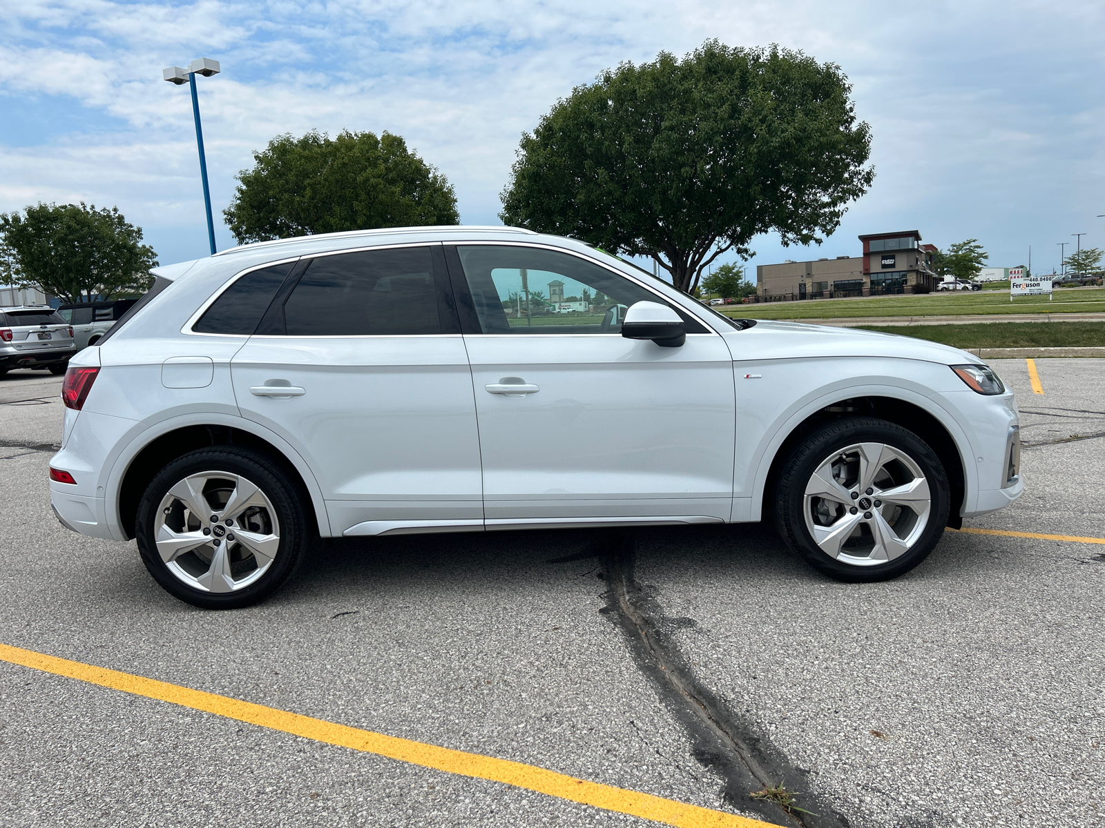 2022 Audi Q5 45 S line Prestige 2