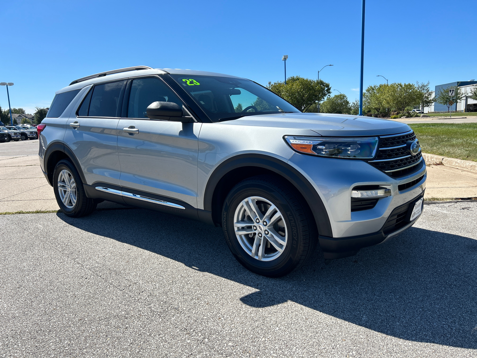 2023 Ford Explorer XLT 1