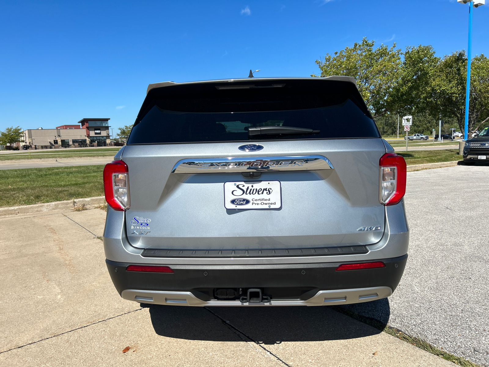 2023 Ford Explorer XLT 4