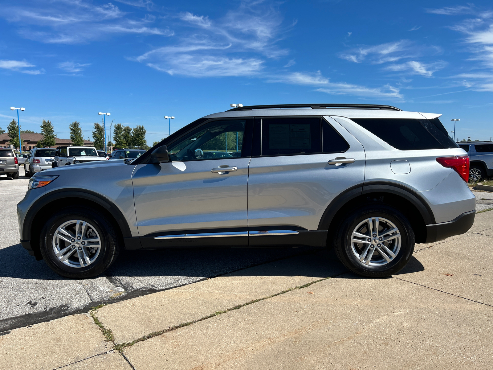 2023 Ford Explorer XLT 6