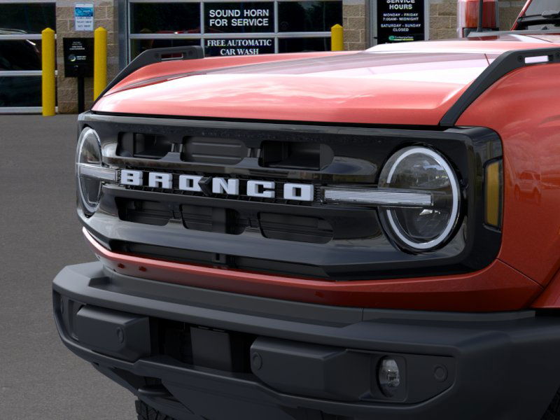 2024 Ford Bronco Outer Banks 19