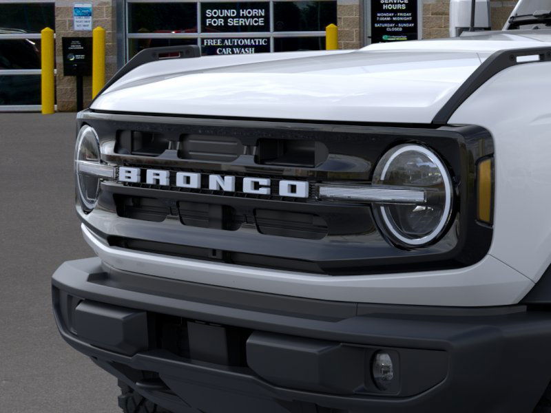 2024 Ford Bronco Outer Banks 19