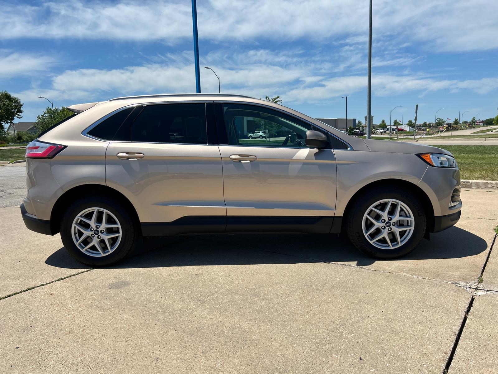 2021 Ford Edge SEL 2